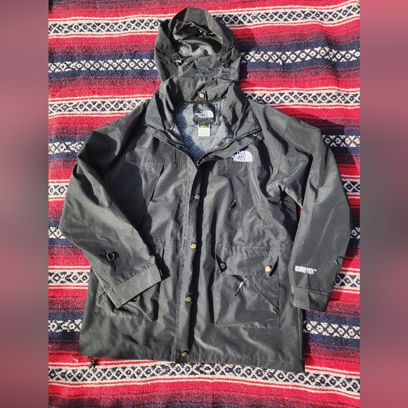 The North Face Black Gore-tex Jacket - Picture 1 of 5